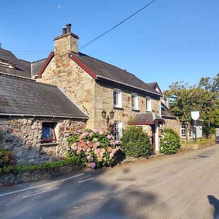 Trewern Arms Hotel Nevern Exterior foto